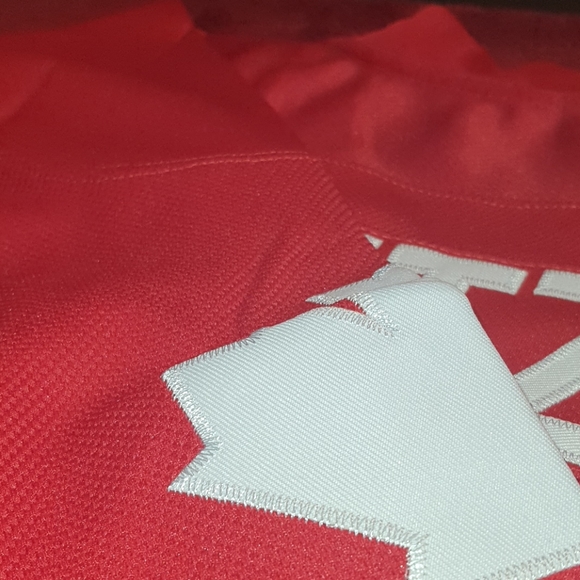 NEW Mens Wayne Gretzky Canadian Hockey Jersey Red - Picture 12 of 12